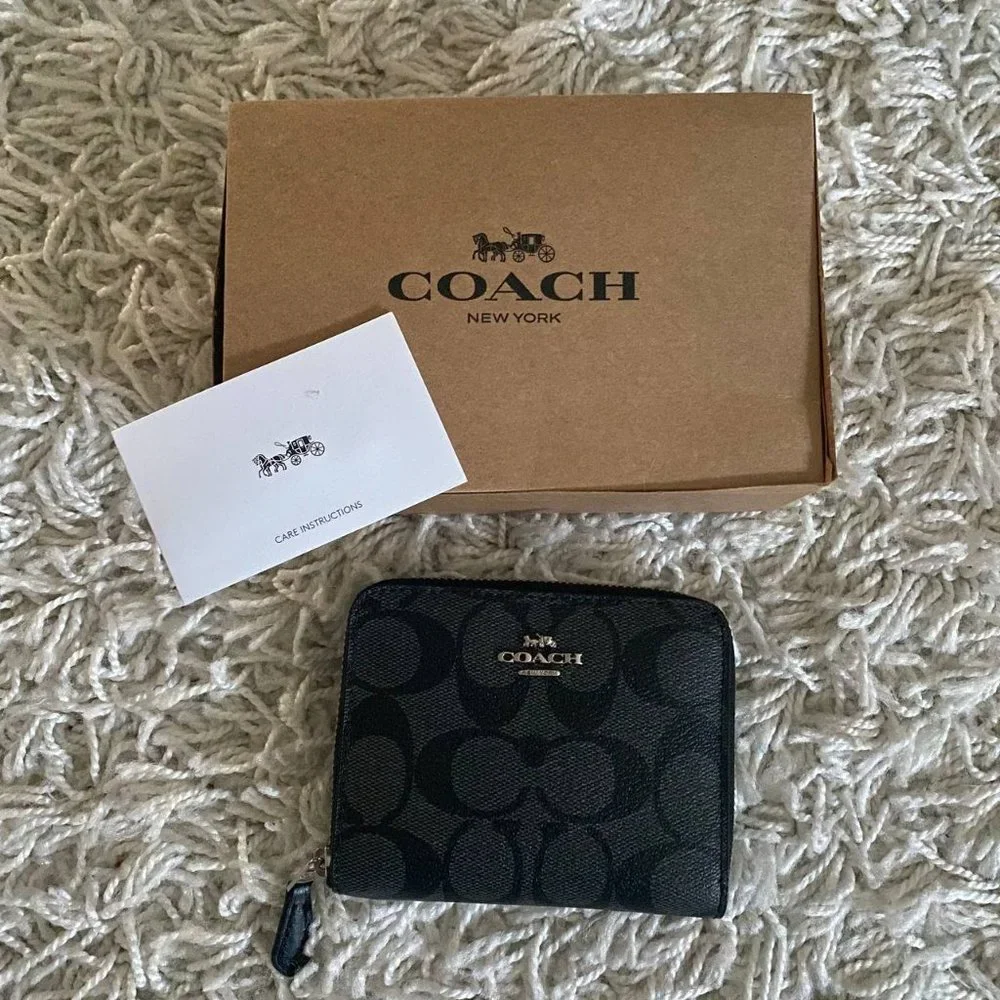 ❌SOLD❌ NWT! Coach Authentic Black Logo Minimalist Wallet - Picture 5 of 5